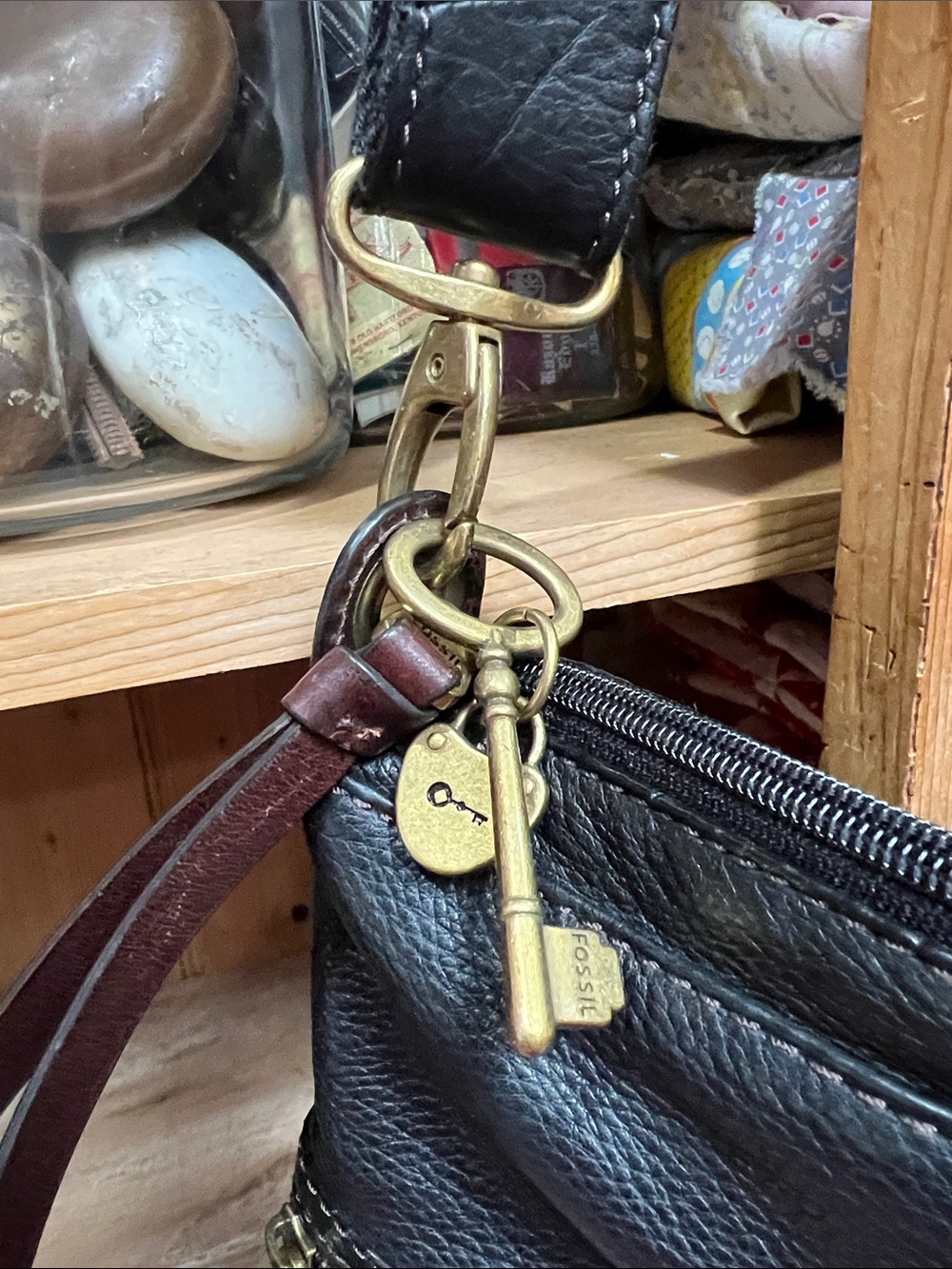 Fossil Morgan Traveler Crossbody Bag - Picture 3 of 12